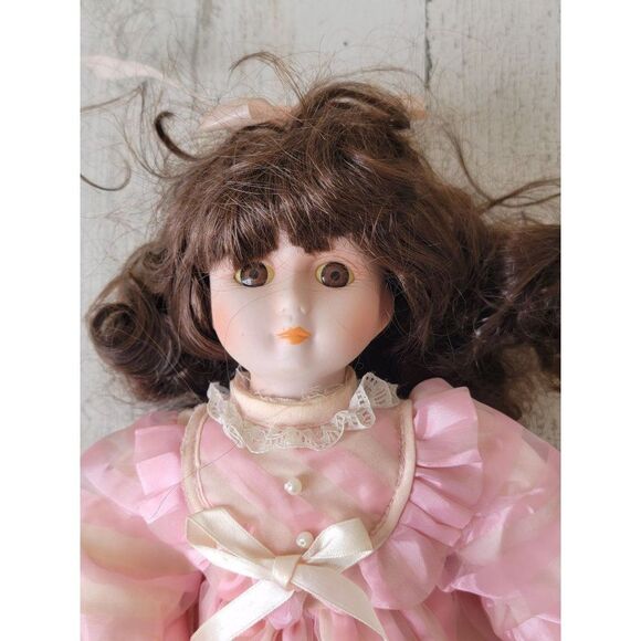 Brinn's sound of music porcelain doll wind up music - Picture 4 of 9